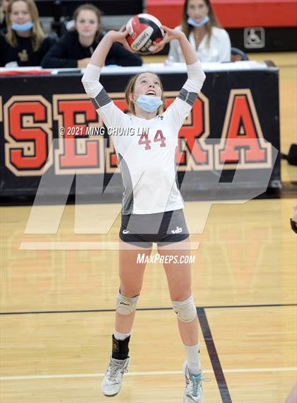 Thumbnail 1 in Capistrano Valley @ JSerra Catholic photogallery.
