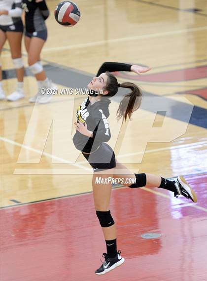 Thumbnail 3 in Capistrano Valley @ JSerra Catholic photogallery.