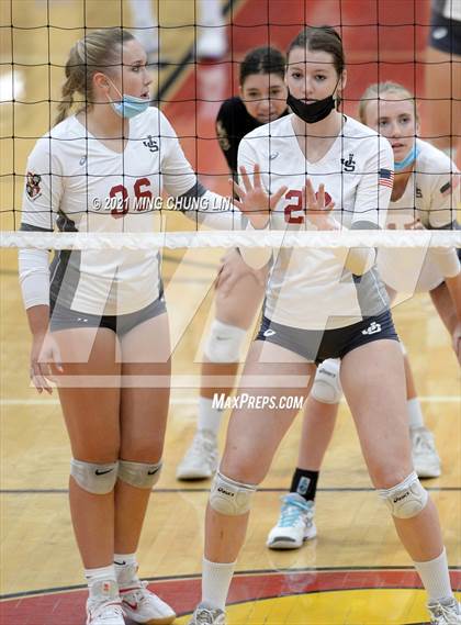 Thumbnail 3 in Capistrano Valley @ JSerra Catholic photogallery.
