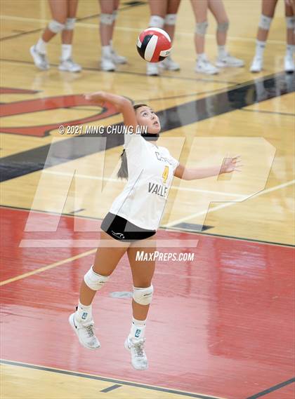 Thumbnail 3 in Capistrano Valley @ JSerra Catholic photogallery.