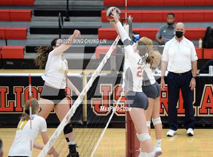 Thumbnail 3 in Capistrano Valley @ JSerra Catholic photogallery.