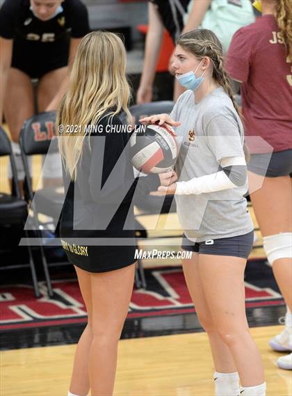 Thumbnail 1 in Capistrano Valley @ JSerra Catholic photogallery.