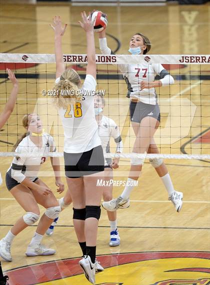 Thumbnail 3 in Capistrano Valley @ JSerra Catholic photogallery.