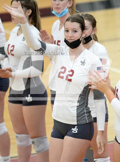 Thumbnail 2 in Capistrano Valley @ JSerra Catholic photogallery.