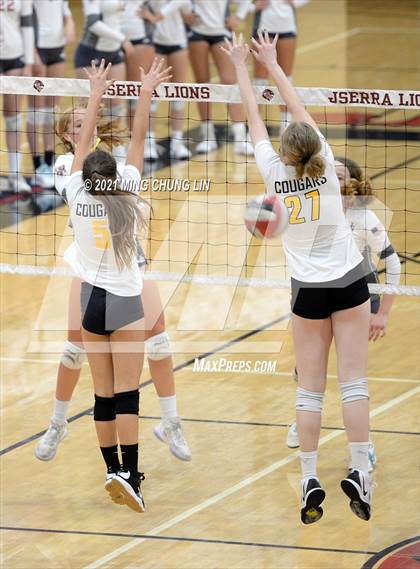 Thumbnail 2 in Capistrano Valley @ JSerra Catholic photogallery.