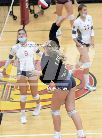 Thumbnail 1 in Capistrano Valley @ JSerra Catholic photogallery.