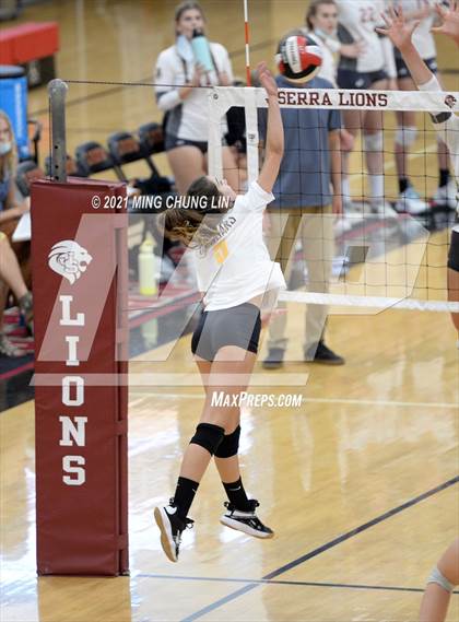 Thumbnail 1 in Capistrano Valley @ JSerra Catholic photogallery.