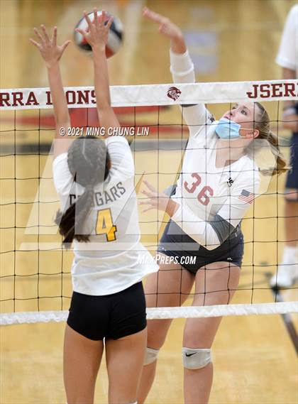 Thumbnail 1 in Capistrano Valley @ JSerra Catholic photogallery.