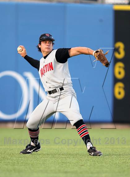 Thumbnail 1 in Carroll vs. Martin (UIL 5A Region 1 Finals) photogallery.