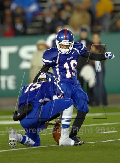 Thumbnail 3 in Elk Grove vs. Folsom (CIF SJS D2 Final) photogallery.