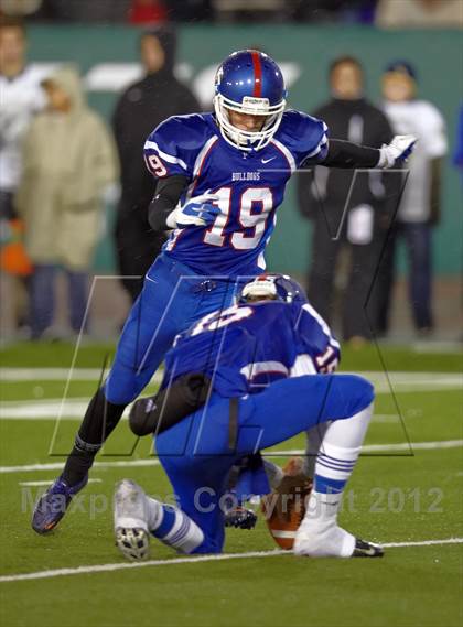 Thumbnail 2 in Elk Grove vs. Folsom (CIF SJS D2 Final) photogallery.