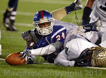 Thumbnail 3 in Elk Grove vs. Folsom (CIF SJS D2 Final) photogallery.