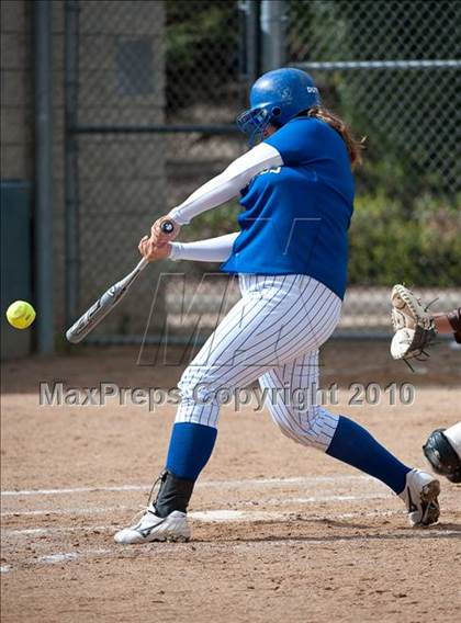 Thumbnail 2 in El Camino @ Rancho Bernardo photogallery.