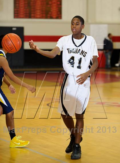 Thumbnail 3 in Foothill vs. Shafter (Kern Shools Shootout) photogallery.
