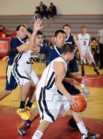 Thumbnail 2 in Foothill vs. Shafter (Kern Shools Shootout) photogallery.