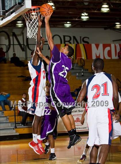 Thumbnail 3 in Humble @ Alief Taylor (McDonalds Texas Invitational) photogallery.