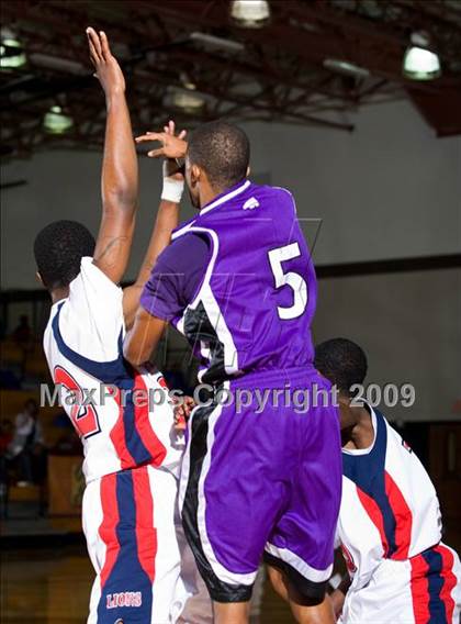 Thumbnail 3 in Humble @ Alief Taylor (McDonalds Texas Invitational) photogallery.