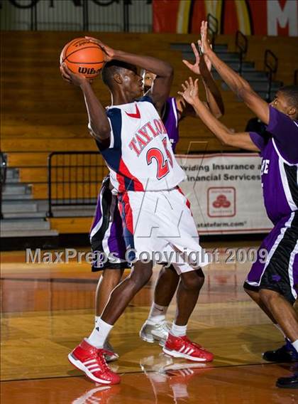 Thumbnail 3 in Humble @ Alief Taylor (McDonalds Texas Invitational) photogallery.
