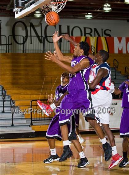 Thumbnail 1 in Humble @ Alief Taylor (McDonalds Texas Invitational) photogallery.