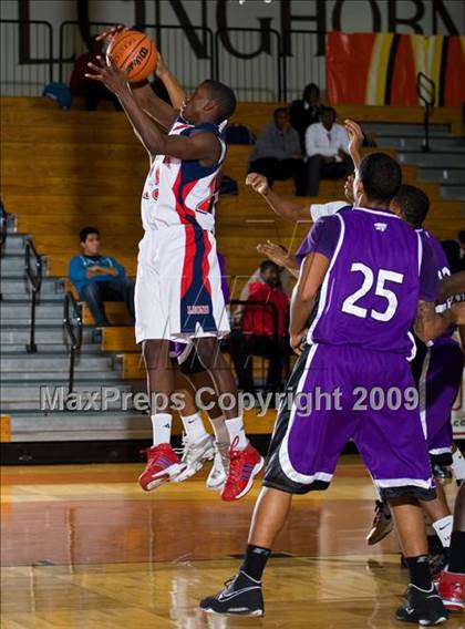Thumbnail 3 in Humble @ Alief Taylor (McDonalds Texas Invitational) photogallery.