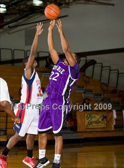 Thumbnail 1 in Humble @ Alief Taylor (McDonalds Texas Invitational) photogallery.