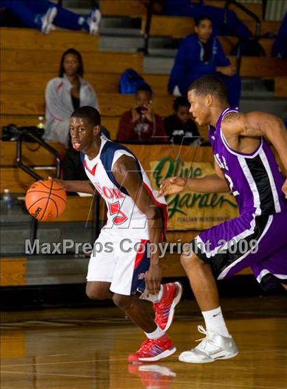 Thumbnail 3 in Humble @ Alief Taylor (McDonalds Texas Invitational) photogallery.