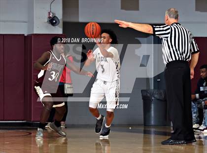 Thumbnail 2 in Fulton vs Alcoa (R2AA Championship) photogallery.