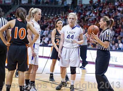 Thumbnail 3 in Bishop Guilfoyle vs. Clarion Area (PIAA Class A Quarterfinal) photogallery.