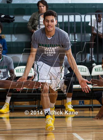 Thumbnail 2 in Washington-Lee @ Wakefield (George Long Holiday Hoops Tournament) photogallery.