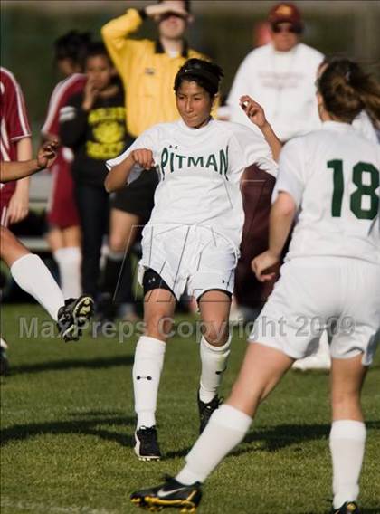 Thumbnail 3 in Los Banos @ Pitman photogallery.