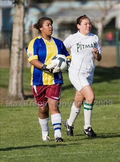 Thumbnail 1 in Los Banos @ Pitman photogallery.