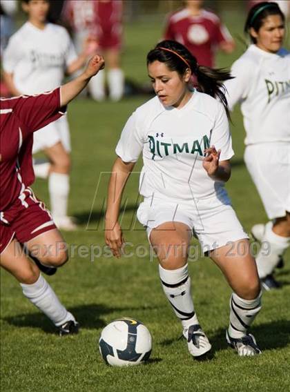 Thumbnail 1 in Los Banos @ Pitman photogallery.