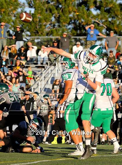 Thumbnail 2 in Conifer vs. Delta (CHSAA 3A Playoff First Round) photogallery.