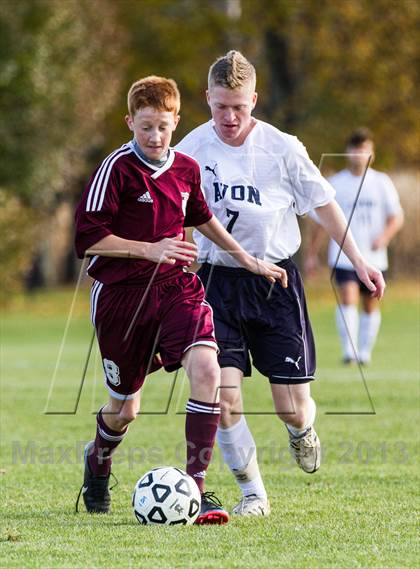 Thumbnail 3 in North Haven vs Avon (CIAC Class L 1st Round) photogallery.