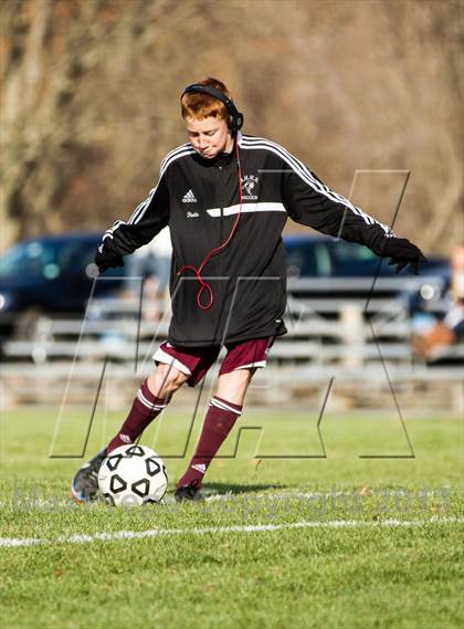 Thumbnail 1 in North Haven vs Avon (CIAC Class L 1st Round) photogallery.
