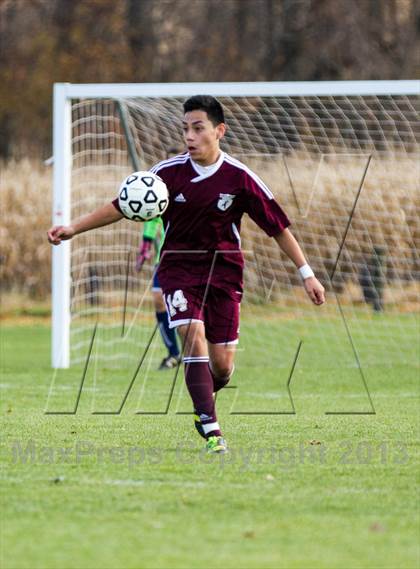 Thumbnail 2 in North Haven vs Avon (CIAC Class L 1st Round) photogallery.