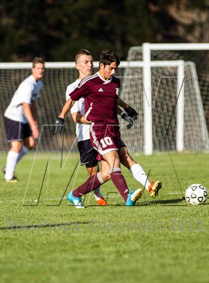 Thumbnail 2 in North Haven vs Avon (CIAC Class L 1st Round) photogallery.