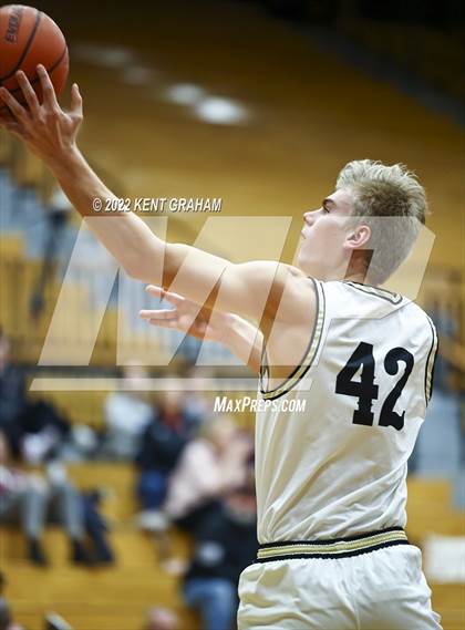 Thumbnail 2 in Fort Wayne Bishop Luers @ Noblesville photogallery.