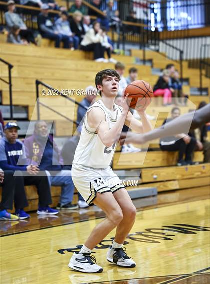 Thumbnail 2 in Fort Wayne Bishop Luers @ Noblesville photogallery.