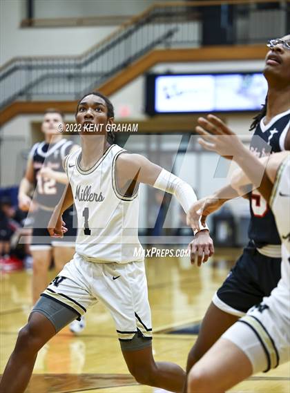 Thumbnail 3 in Fort Wayne Bishop Luers @ Noblesville photogallery.