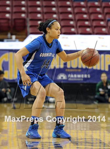 Thumbnail 2 in Pinewood vs. La Jolla Country Day (CIF State D5 Final) photogallery.