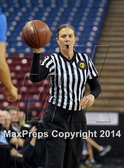 Thumbnail 1 in Pinewood vs. La Jolla Country Day (CIF State D5 Final) photogallery.