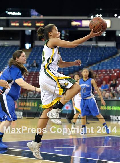 Thumbnail 1 in Pinewood vs. La Jolla Country Day (CIF State D5 Final) photogallery.