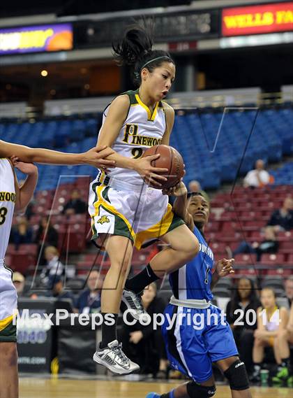 Thumbnail 3 in Pinewood vs. La Jolla Country Day (CIF State D5 Final) photogallery.