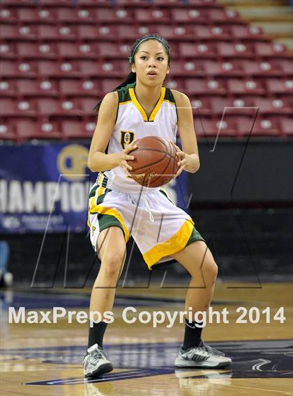 Thumbnail 1 in Pinewood vs. La Jolla Country Day (CIF State D5 Final) photogallery.