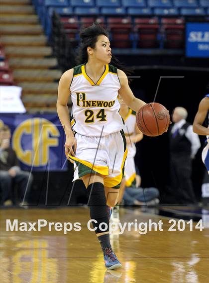 Thumbnail 2 in Pinewood vs. La Jolla Country Day (CIF State D5 Final) photogallery.