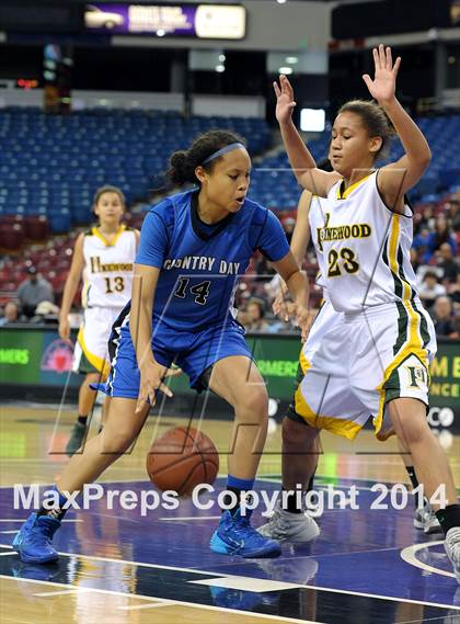 Thumbnail 3 in Pinewood vs. La Jolla Country Day (CIF State D5 Final) photogallery.