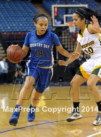 Thumbnail 3 in Pinewood vs. La Jolla Country Day (CIF State D5 Final) photogallery.