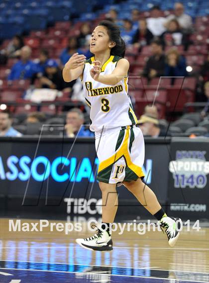 Thumbnail 2 in Pinewood vs. La Jolla Country Day (CIF State D5 Final) photogallery.