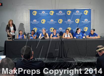 Thumbnail 1 in Pinewood vs. La Jolla Country Day (CIF State D5 Final) photogallery.